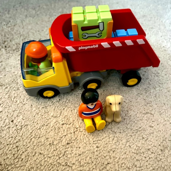 Playmobil dump truck set with extra person and dog. Perfect condition - Picture 4 of 4